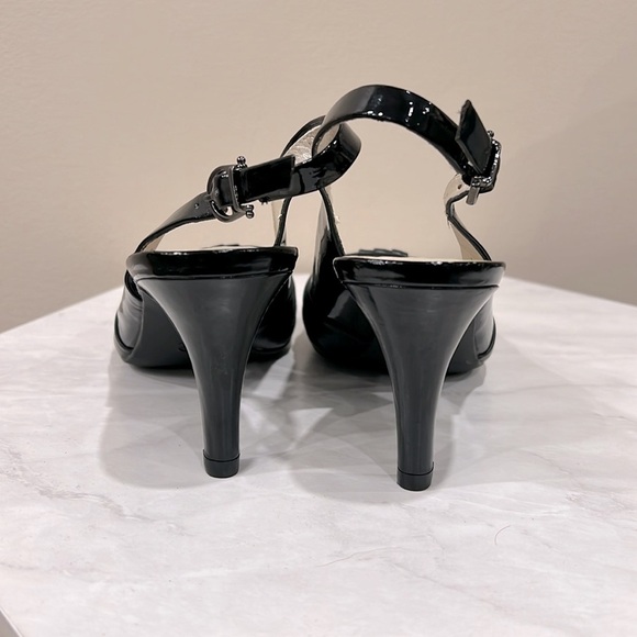 🔥Etienne Aigner Elegant Black Slingback Heels🔥 - Picture 3 of 4